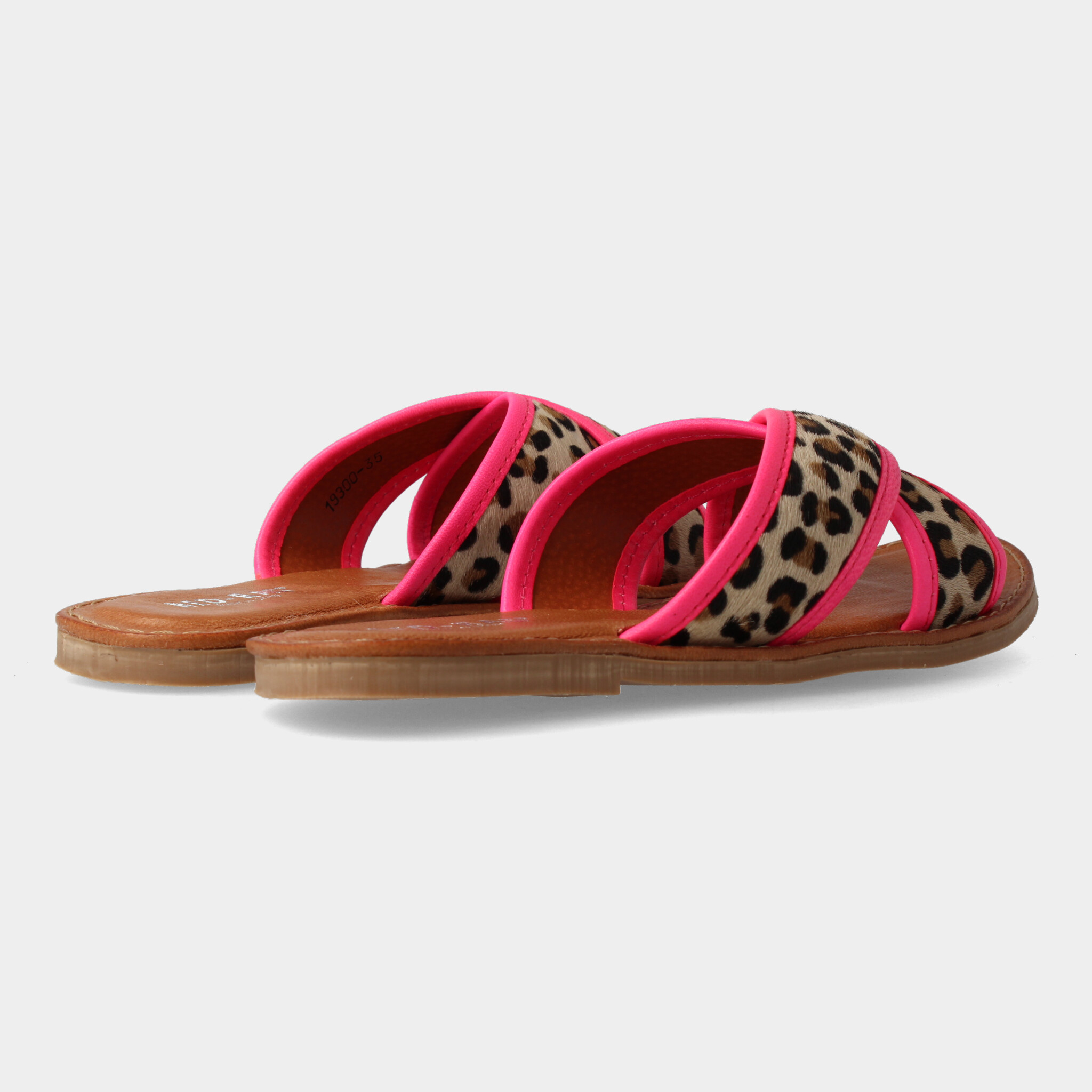 Roze Slippers Met Dierenprint Voor 19300 | Red-Rag